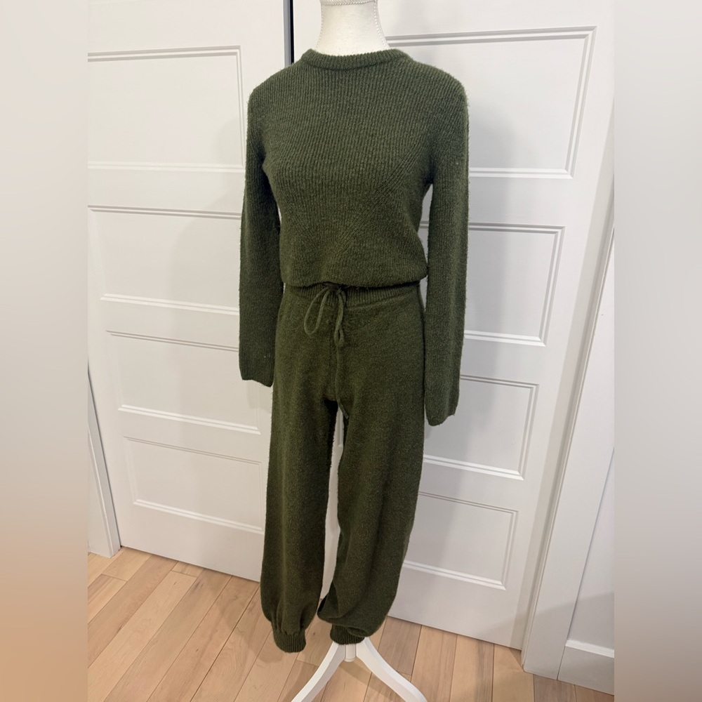 Zara Forest Green Knit sweater and pants set